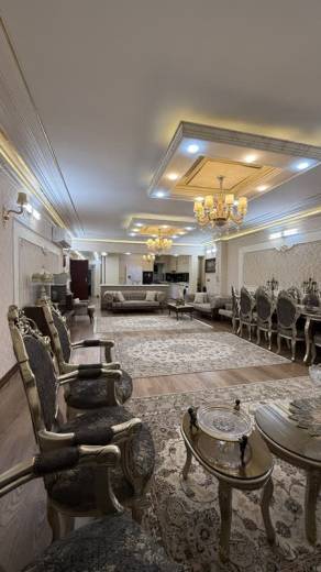 دو طبقه روی پیلوت / با آسانسور