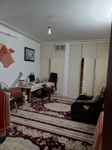 منزل ویلایی در قم، جمهور�