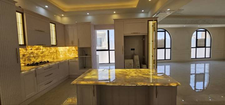 واحد 240 متری 4 خواب تاپ لوکیشن سالاریه