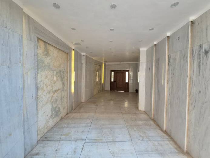 90متر /سنددار/رویال پارک