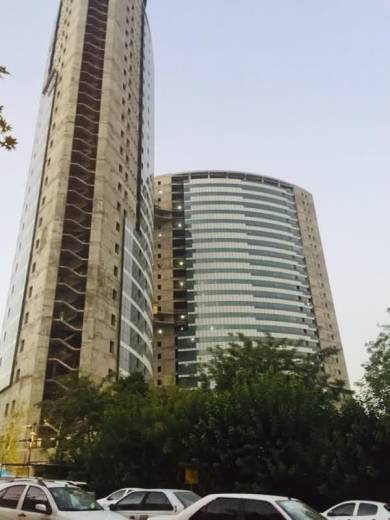 زمین و کلنگی در قم، عطاران