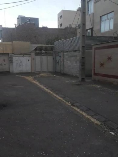 خانه در میدان توحید
