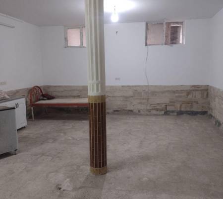                                             زیر زمین یک خوابه 100متر ی تمیز تازه تعمیر
                                                                                منزل ویلایی
                                        در بلوار کاشانی قم