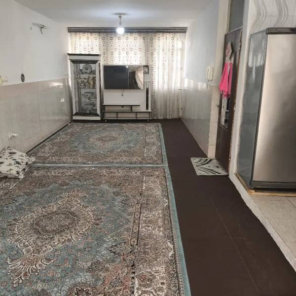 منزل سه طبقه ۷۳ متری