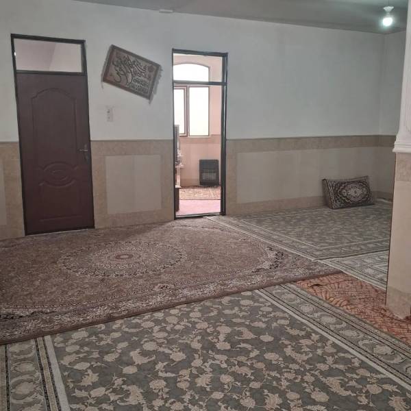 طبقه دوم ،بالای همکف،برخیابان نبش کوچه ۶متری