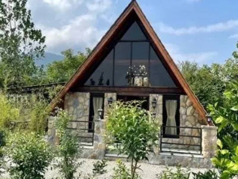 ویلای جنگلی با طراحی سوئیسی