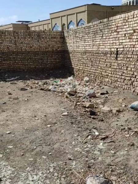 یک باب زمین در فلکه جانبازان بسمت پل بلوار امین