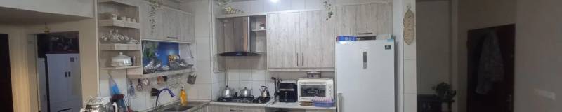 دوخوابه هر اتاق خواب کمد دیواری مجزا دارد