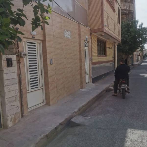 دوطبقه ویلایی همکف بالا لوکیشن خوب