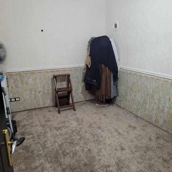 منزل 200 متر زمین و 350 متر زیربنا در سه طبقه
