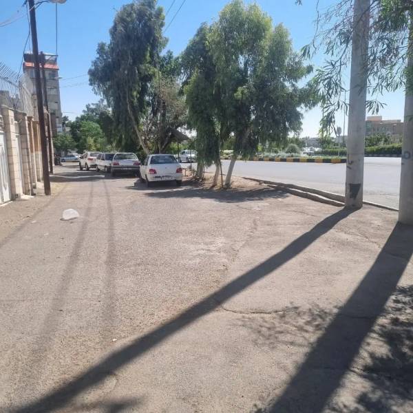 ملک بر خیابان حکیم