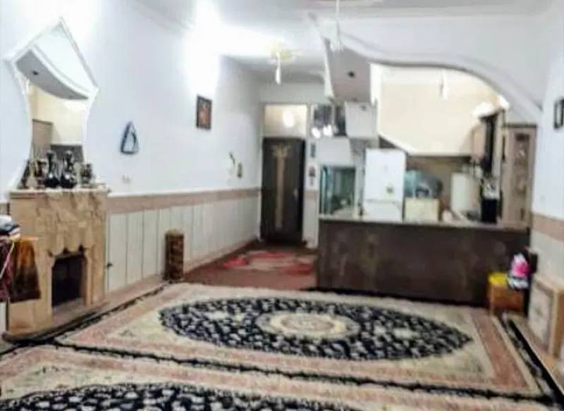 زیر زمین  درب مجزا حیاط مجزا دوخوابه شیک