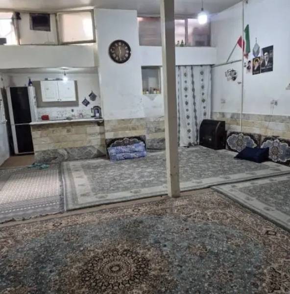 خونه زیر زمین ۹۰ متری راه جدا
