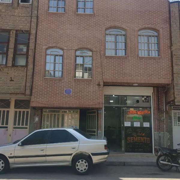 ویلایی دو طبقه و تجاری