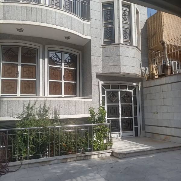 ویلایی سه طبقه شهرک قدس