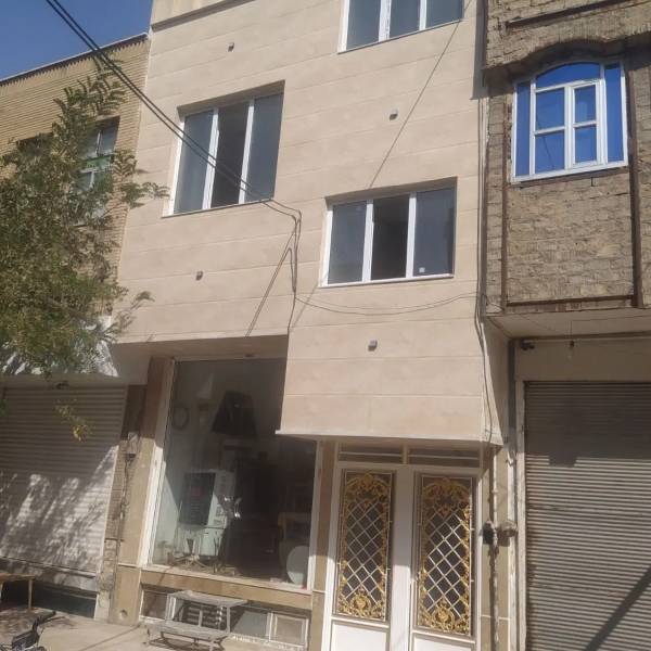 خونه ویلایی  با مغازه*