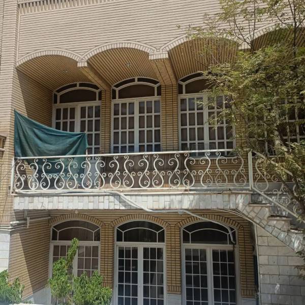 زیرزمین ۱۴۰ متری دوخوابه باجک