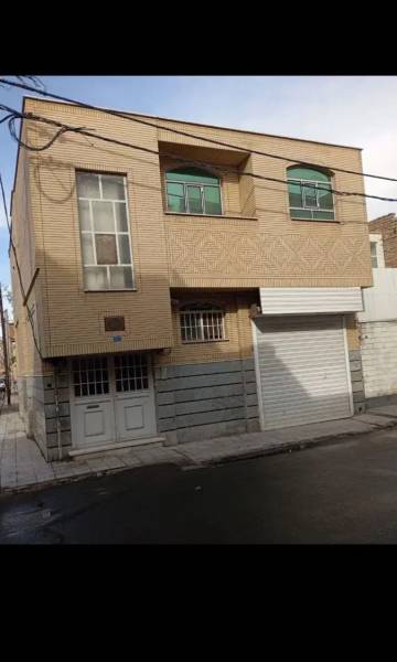 منزل ویلایی پشت گلزار شهدا دو طبقه دونبش