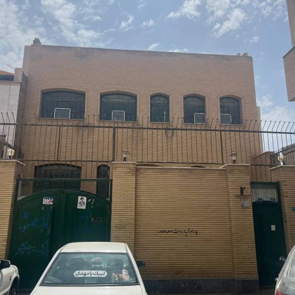 ویلایی ۴ طبقه با آسانسور
