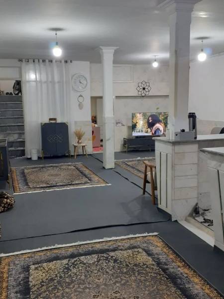 زیر همکف ۱۲۰ متری دربست