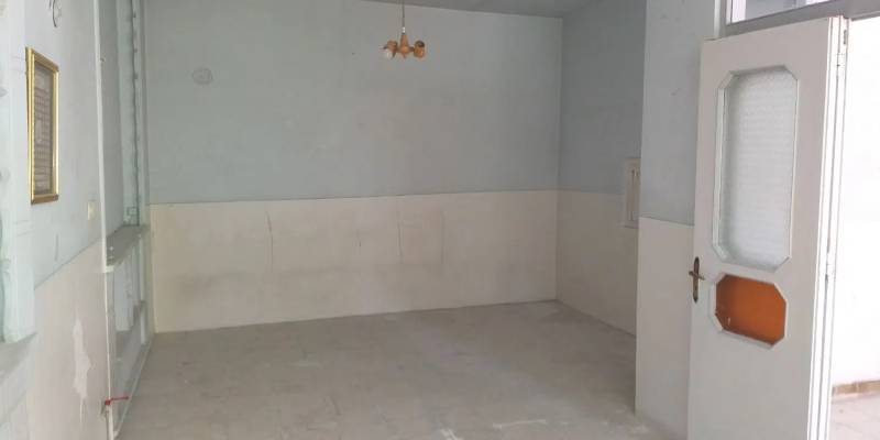 ملک بر خیابان حائری