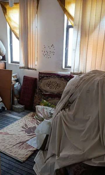خانه قدیمی دو طبقه