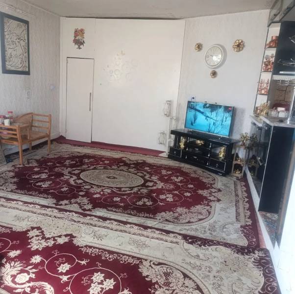 با سلام خونه ۴۳ متری دو طبقه تمیز و دونبش
